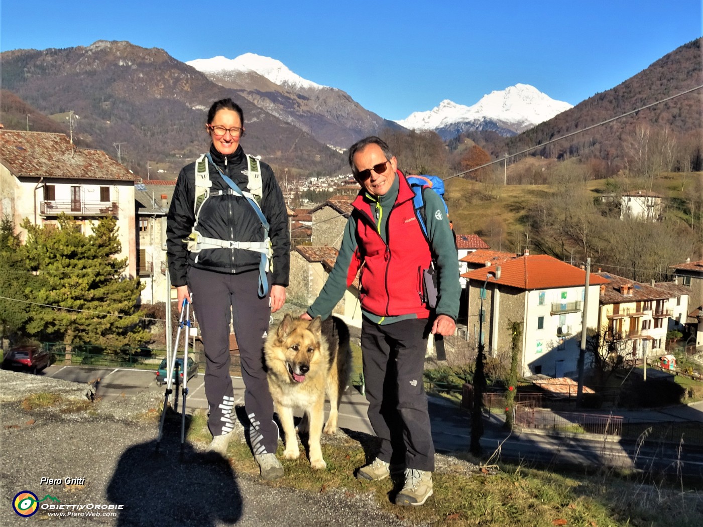 23 A Lepreno (830 m) con vista in Menna e Arera innevati.JPG